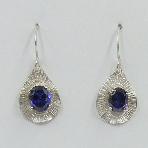 Click to view detail for DKC-2016 Earrings Teardrop Silver & Purple Tanzinite $90